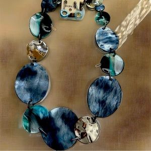 Sets collar and earrings